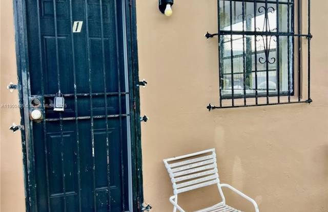 645 NW 1St Street photos photos