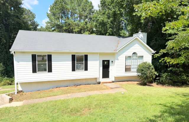NEWLY RENOVATED HOME ON A QUIET CUL-DE-SAC IN STOCKBRIDGE! Gallery 3