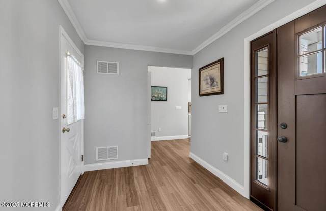 2137 Locust Road Gallery 3