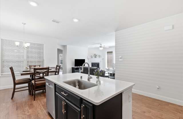 1704 Blakely Place Gallery 4
