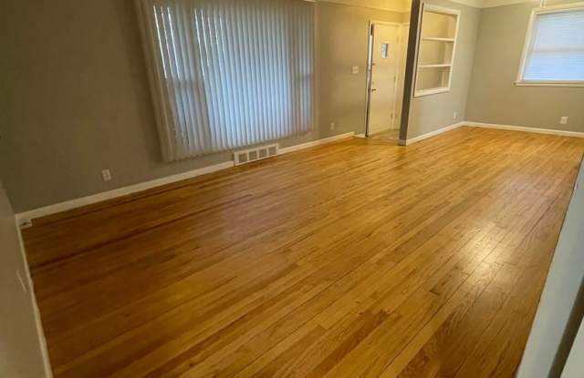 Three Bedroom Home in the Established Ann Arbor Wines Neighborhood! photos photos