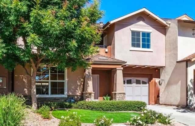 3 bedroom 2.5 bath home with garage photos photos