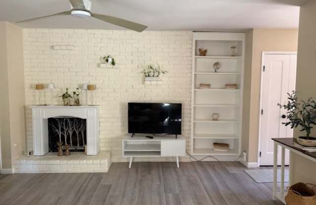 Bright  Airy 2-Bedroom Condo in Moraga, Furnished or Unfurnished - 144 Ascot Court, Moraga, CA 94556