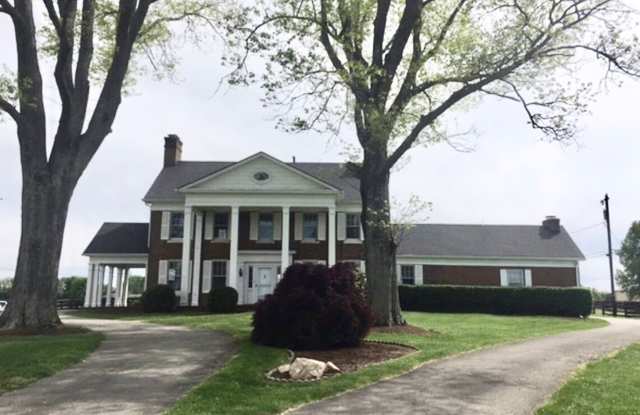 Kentucky mansion overlooking horse farm with stunning views 240323 - 3376 Winchester Road, Lexington, KY 40509 Kentucky mansion overlooking horse farm with stunning views 240323 - 3376 Winchester Road, Lexington, KY 40509