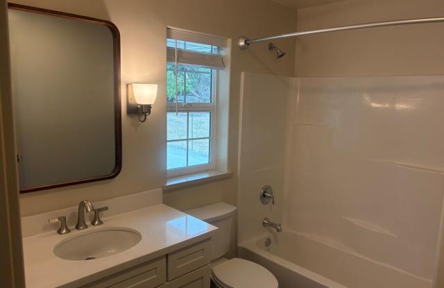 Brand new 2 bed/2 full bath home in upscale Atascadero neighborhood Gallery 3