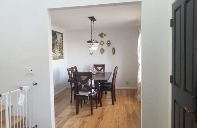 2110 Marshallfield Ln Gallery 2