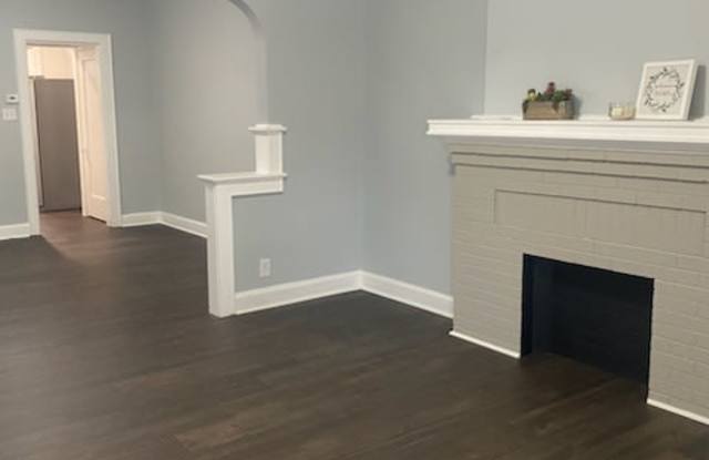 832 Siebert St Gallery 2