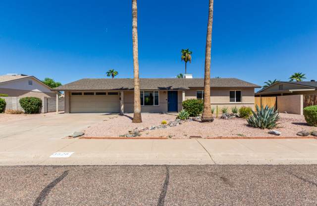 Beautiful 3 bedroom home in ideal Phoenix location! - 3528 East Cortez Street, Phoenix, AZ 85028