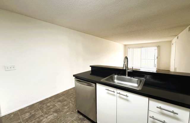 25100 Sandhill Blvd Bldg M Unit 104 Gallery 3