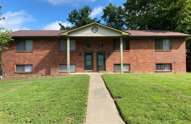 Duplex with Three Large Bedrooms and Two Family Rooms - 4337 West Bethany Drive, Boone County, MO 65203