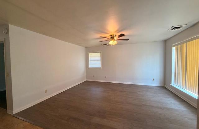 This conveniently located Russellville home Gallery 3