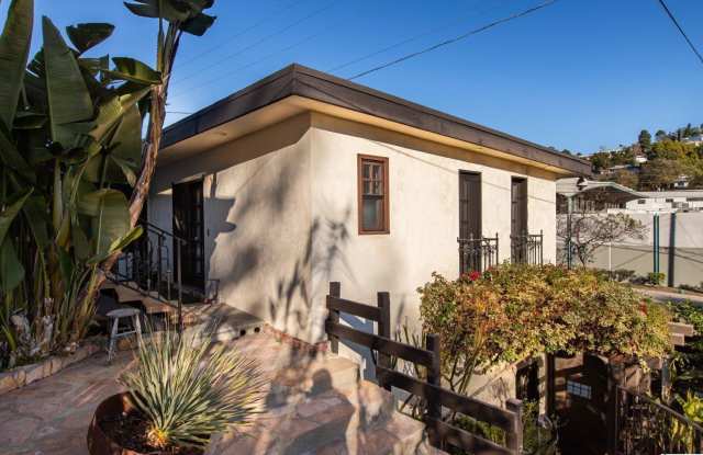 2205 Hyperion Avenue Gallery 4