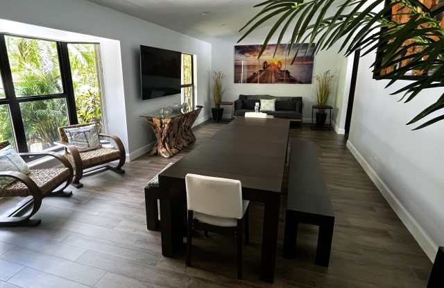 5125 WOODLAND LAKES Drive Gallery 4
