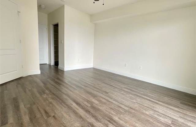 16800 North Bay Road Gallery 2