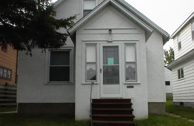 315 2nd St NW - 315 2nd Street Northwest, Chisholm, MN 55719