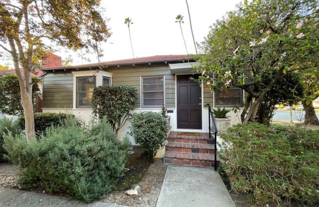 1801 Huntington Drive Gallery 3