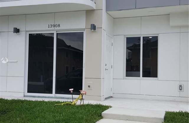 13920 SW 259th Way Gallery 2
