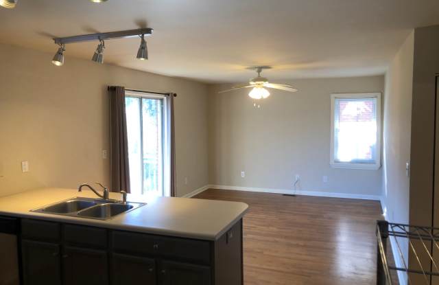 309 Mathews Avenue Northeast Gallery 3