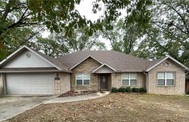 305 Meadows Court photos photos