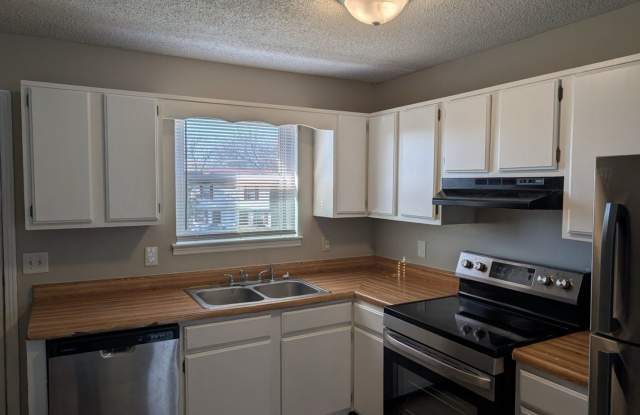 2 Bedroom Duplex on Corner Lot! SPECIAL: HALF OFF FIRST FULL MONTH'S RENT! photos photos