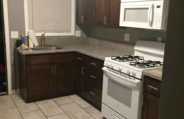 3104 N 51st Ter B - 3104 N 51st Ter, Kansas City, KS 66104