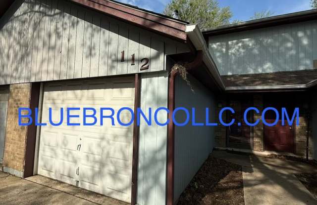 Spacious 2 Bedroom unit for a great price! photos photos