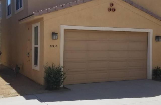 52430 Hawthorn Court Gallery 2