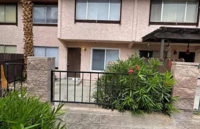 4363 Spencer Street photos photos