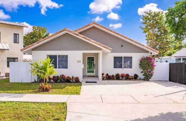 3425 SW 69th Ave photos photos