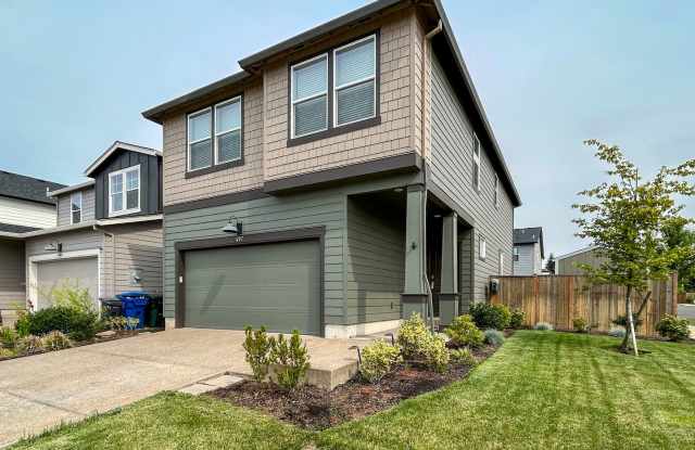 Modern Two-Story Home In Salem With Attached Garage And Fenced Backyard! ~ Himalaya 497 photos photos Modern Two-Story Home In Salem With Attached Garage And Fenced Backyard! ~ Himalaya 497 photos photos