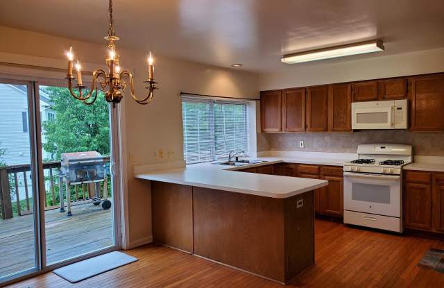 2681 MCGUFFEYS COURT Gallery 2