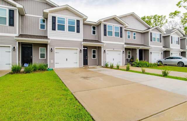 6069 Royal Port Ct - 6069 Royal Port Court, Bellview, FL 32526