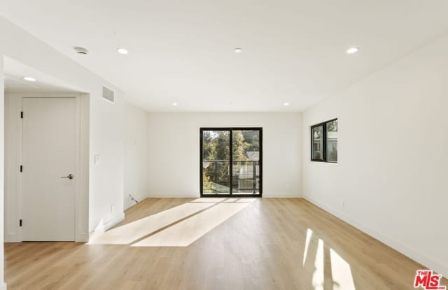 2838 Marsh St Gallery 4