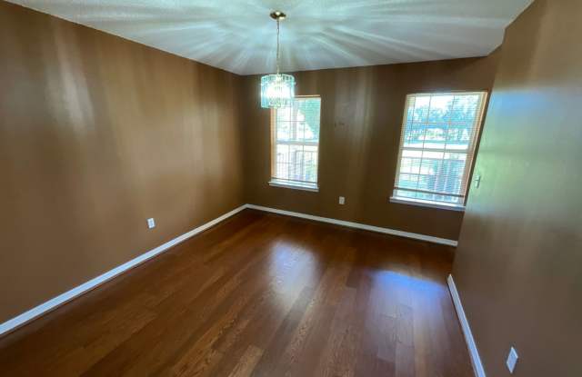 Beautiful 4/2 in Marianna with 2-Car Garage Gallery 4