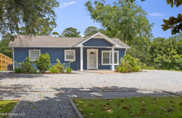 Bayou Front Property in Downtown Ocean Springs! - 320 Magnolia Avenue, Ocean Springs, MS 39564