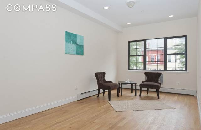 264 Winthrop Street Gallery 2