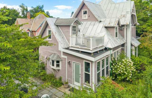 121 Washington Avenue Gallery 4