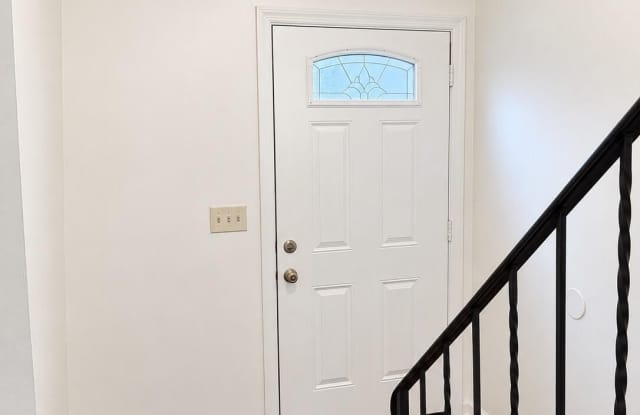 1207 Washington Avenue Gallery 4