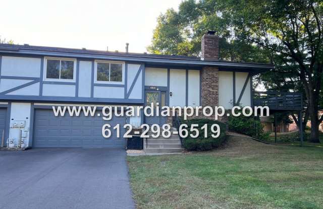 Woodbury Side by Side Available October 1, Family Room, Large Deck, Attached Garage photos photos