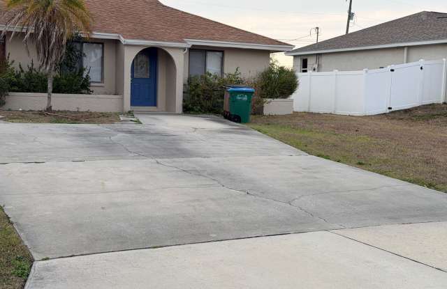 2 Bed/1 bath Centrally Located~ photos photos