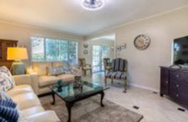 5908 Stockdale Highway - 1 Gallery 3