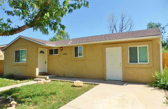 1207 Hartford Street - 1207 Hartford Street, Stratmoor, CO 80906