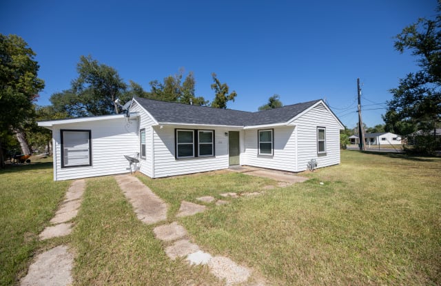 1230 Sherwood Dr - 1230 Sherwood Drive, Sulphur, LA 70663 1230 Sherwood Dr - 1230 Sherwood Drive, Sulphur, LA 70663