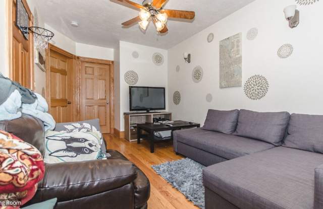 Bright  Efficient 3-Bedroom Apartment with Hardwood Floors – 3 Bed | 2 Bath | 675 Sq F photos photos