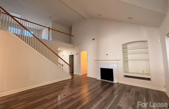 3400 Pasture View Court Gallery 2