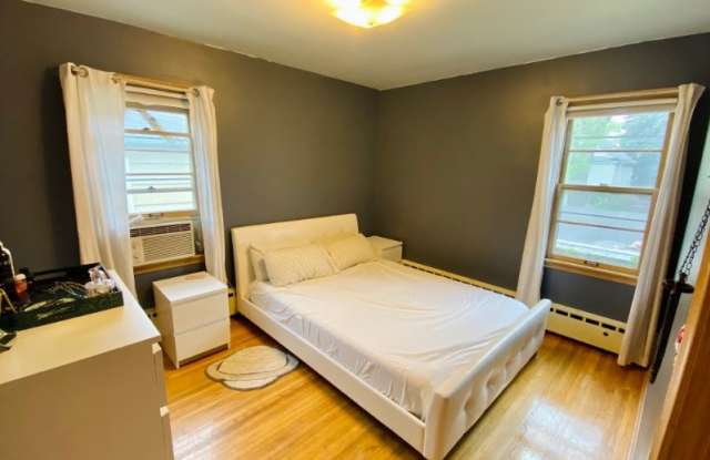 2106 Grand Ave S - 2106 Grand Avenue South, Minneapolis, MN 55405