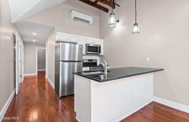 521 Warren Street photos photos
