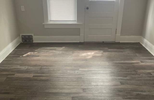 1014 1/2 Oak St - 1014 Oak Street, Beloit, WI 53511