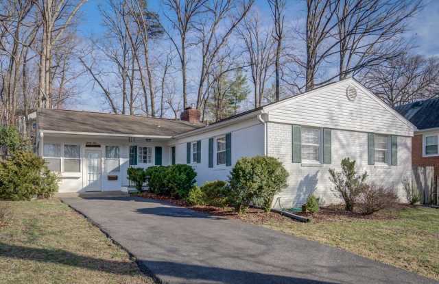 31 FORT WILLIAMS PARKWAY - 31 Fort Williams Parkway, Alexandria, VA 22304