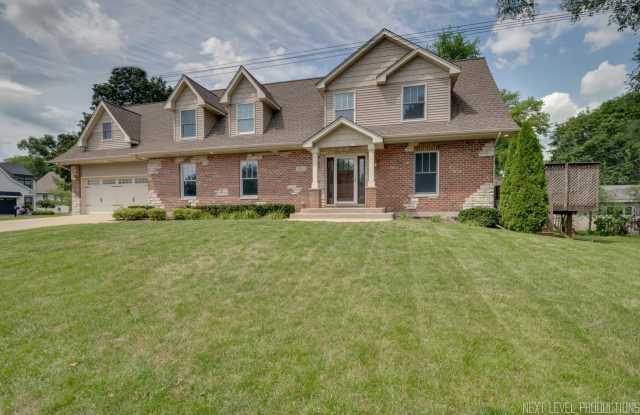 1655 Sherman Avenue - 1655 Sherman Avenue, Geneva, IL 60134